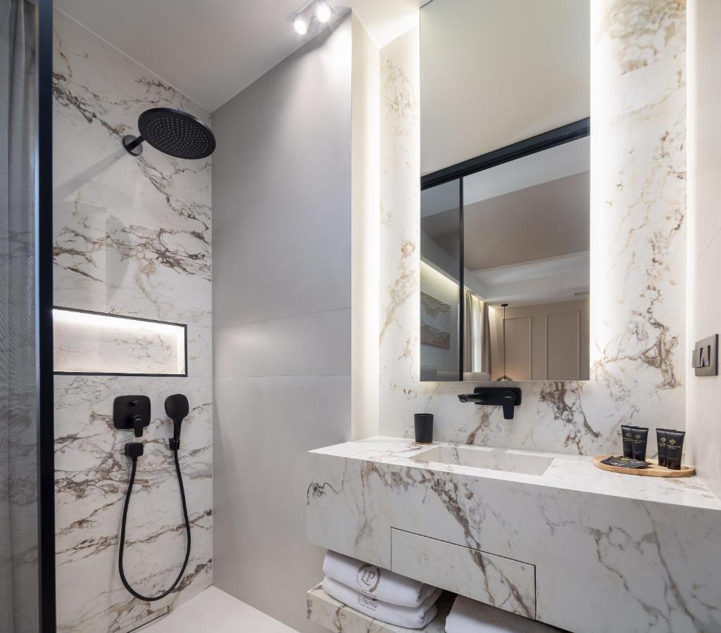 Luxury Rooms Le Prestige Few Minutes From Split'S Iconic Waterfront Buitenkant foto