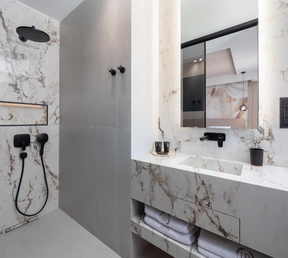 Luxury Rooms Le Prestige Few Minutes From Split'S Iconic Waterfront Buitenkant foto
